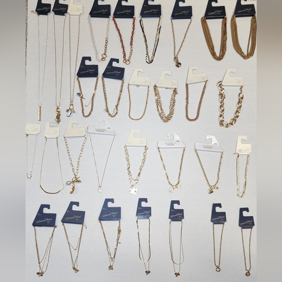 🔥NWT🔥30pc Gold Toned Necklace Bundle - Picture 8 of 15